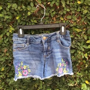 cat & jack denim shorts *flower embroidery